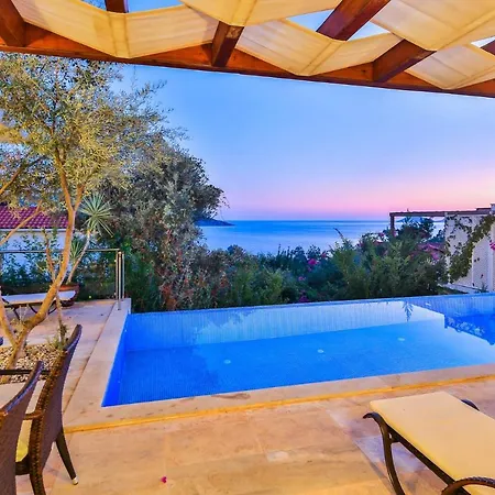 Sleeps 6 With Pool Air Con And Wifi *